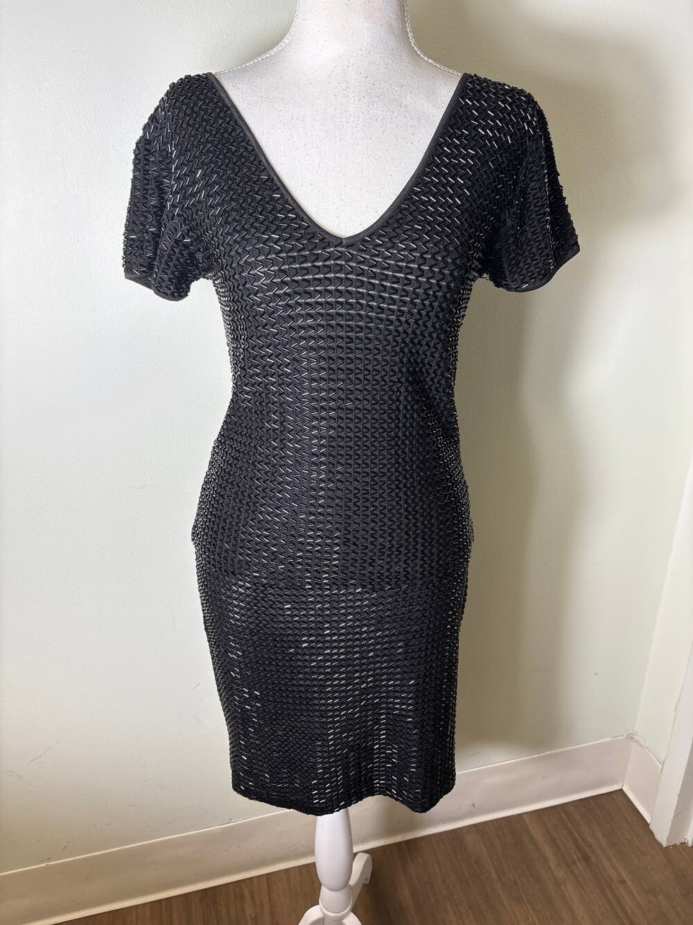 Cache Black Short Sleeve V-Neck Beaded Skirt and Shirt Sz M